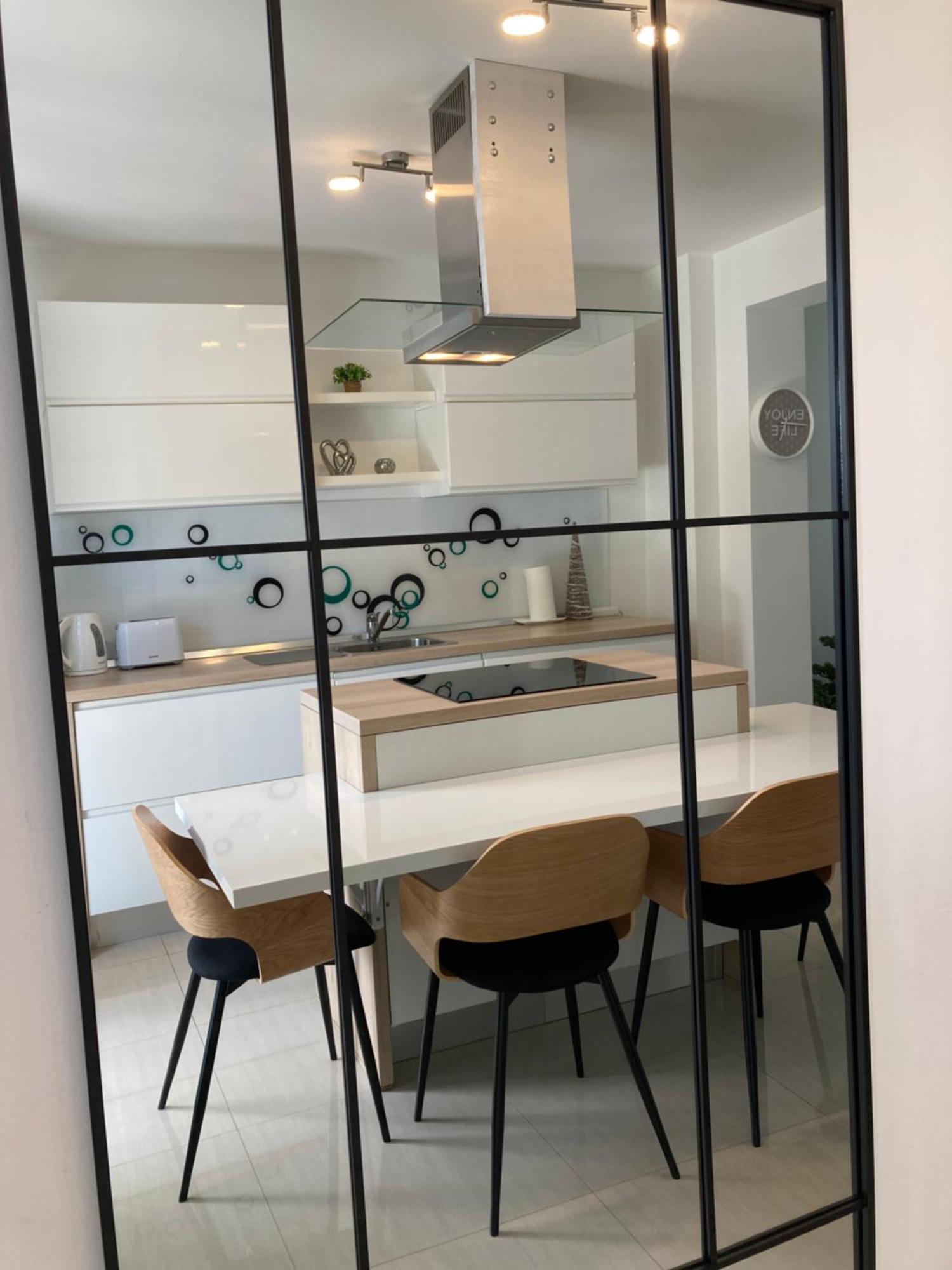 Apartman Sonas With Free Private Parking Карловаць Екстер'єр фото