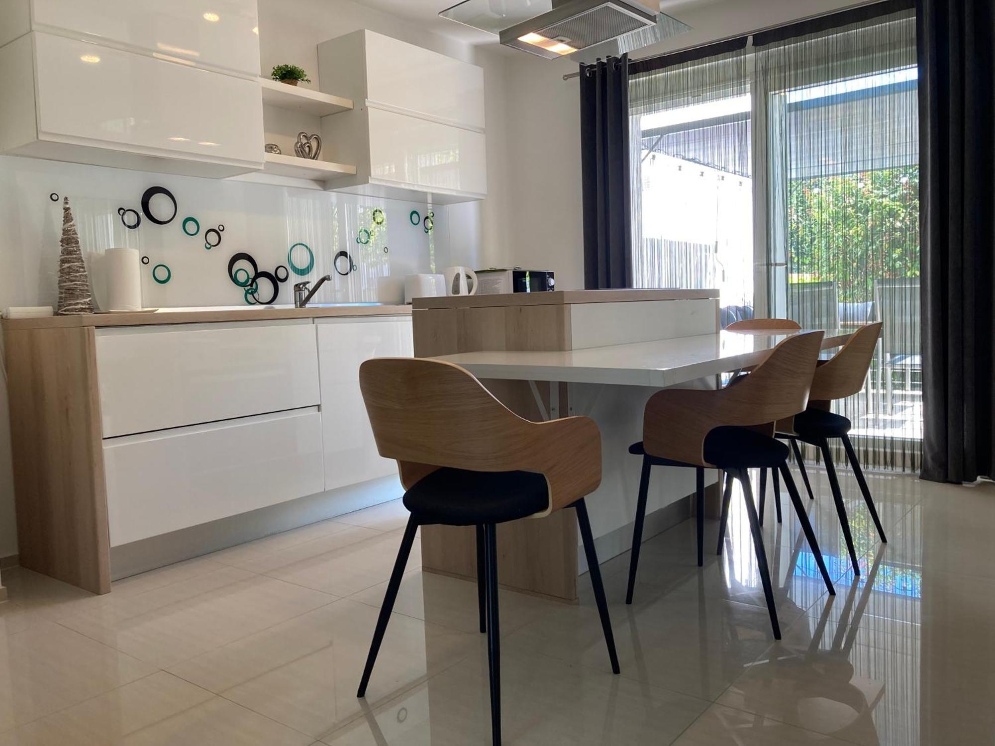 Apartman Sonas With Free Private Parking Карловаць Екстер'єр фото