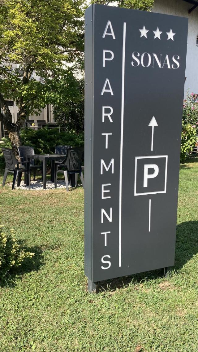Apartman Sonas With Free Private Parking Карловаць Екстер'єр фото